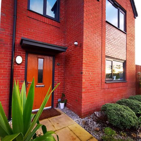 The Lawnswood - Central Manchester Holiday Home With Free Parking Exteriör bild