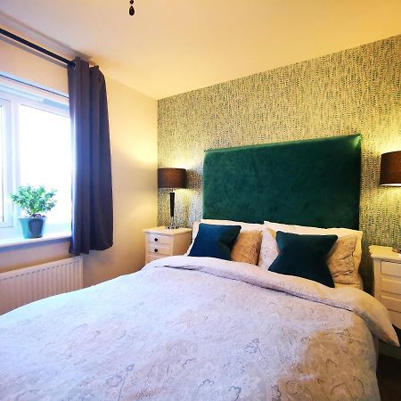 The Lawnswood - Central Manchester Holiday Home With Free Parking Exteriör bild