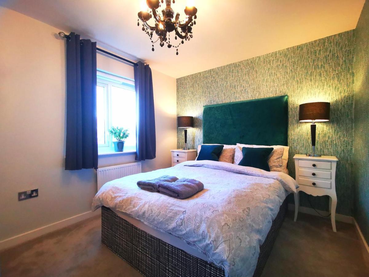 The Lawnswood - Central Manchester Holiday Home With Free Parking Exteriör bild