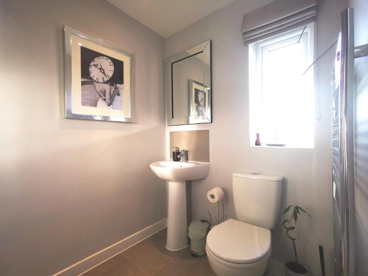 The Lawnswood - Central Manchester Holiday Home With Free Parking Exteriör bild