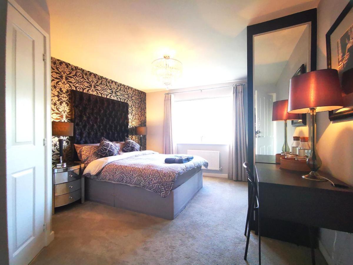 The Lawnswood - Central Manchester Holiday Home With Free Parking Exteriör bild