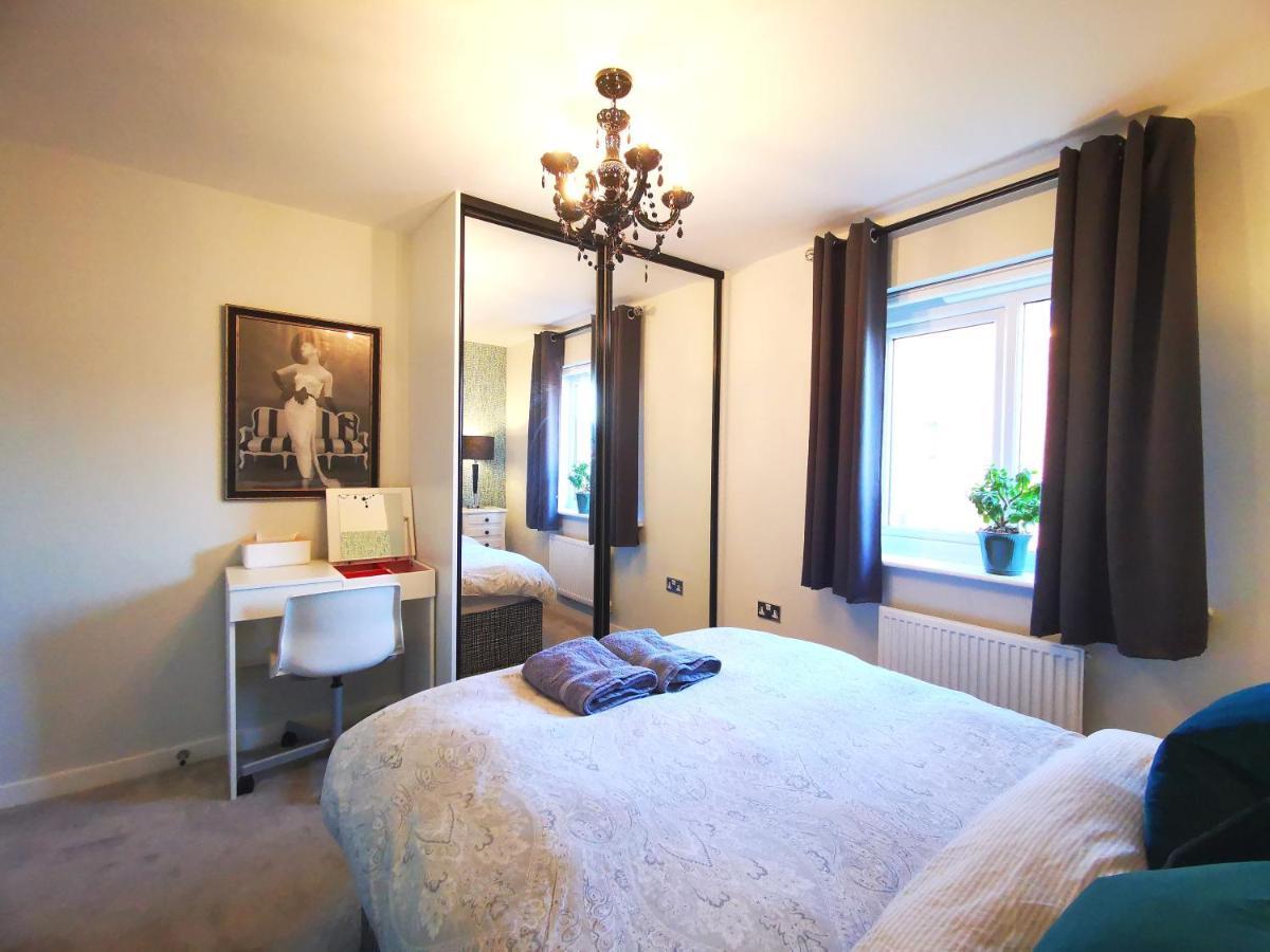The Lawnswood - Central Manchester Holiday Home With Free Parking Exteriör bild