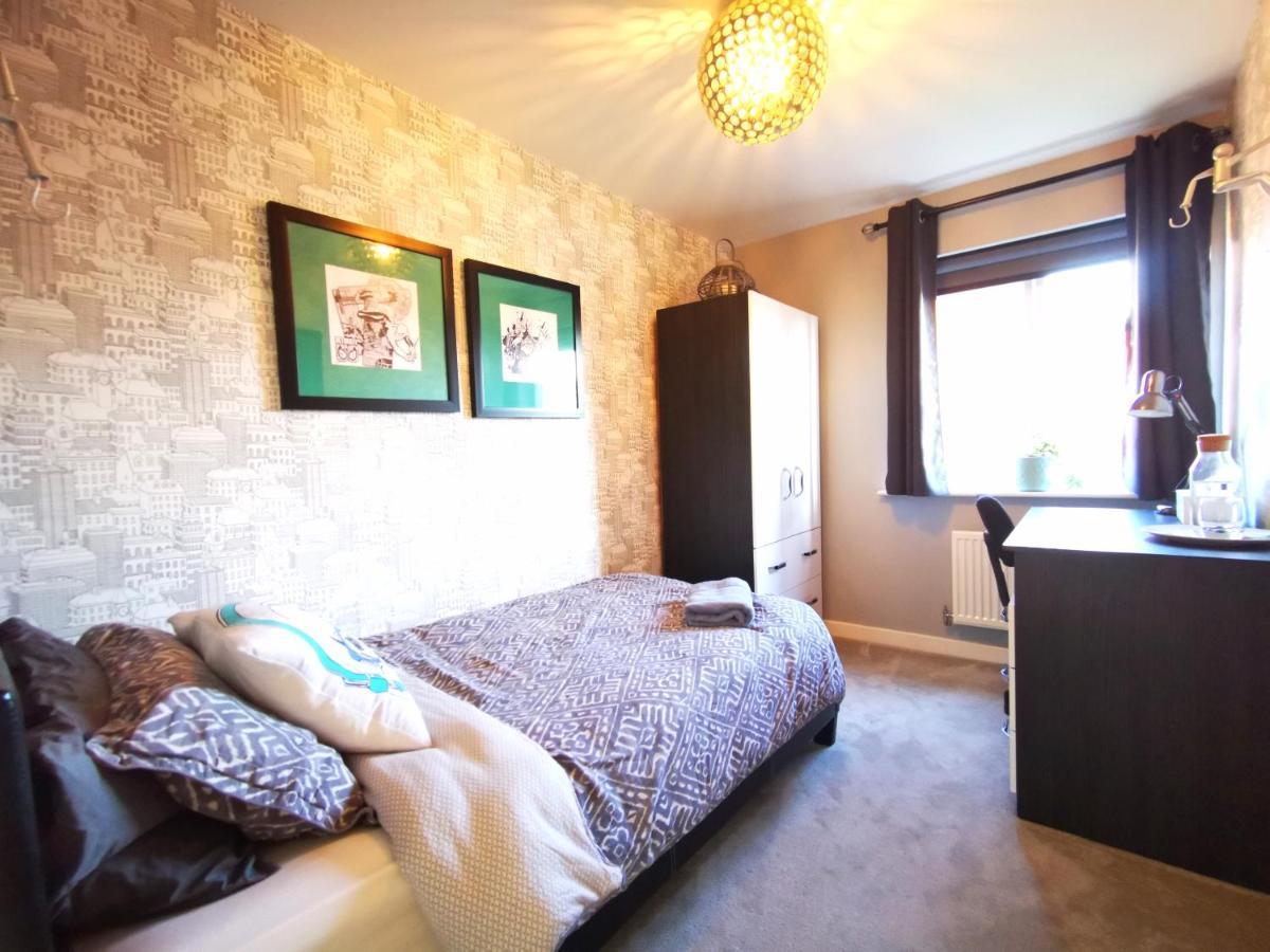 The Lawnswood - Central Manchester Holiday Home With Free Parking Exteriör bild