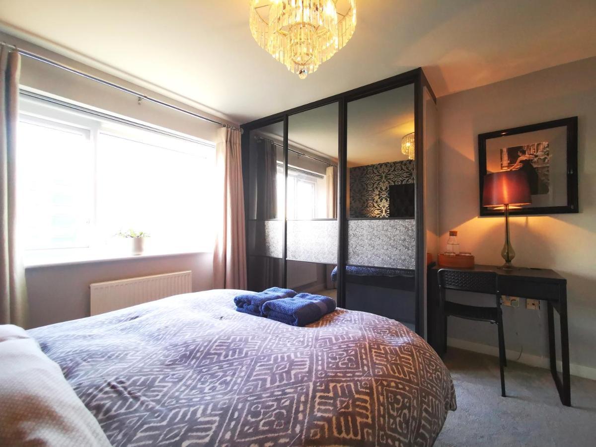 The Lawnswood - Central Manchester Holiday Home With Free Parking Exteriör bild