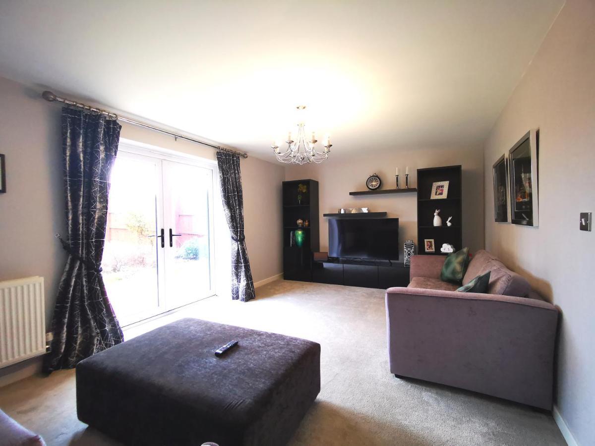 The Lawnswood - Central Manchester Holiday Home With Free Parking Exteriör bild