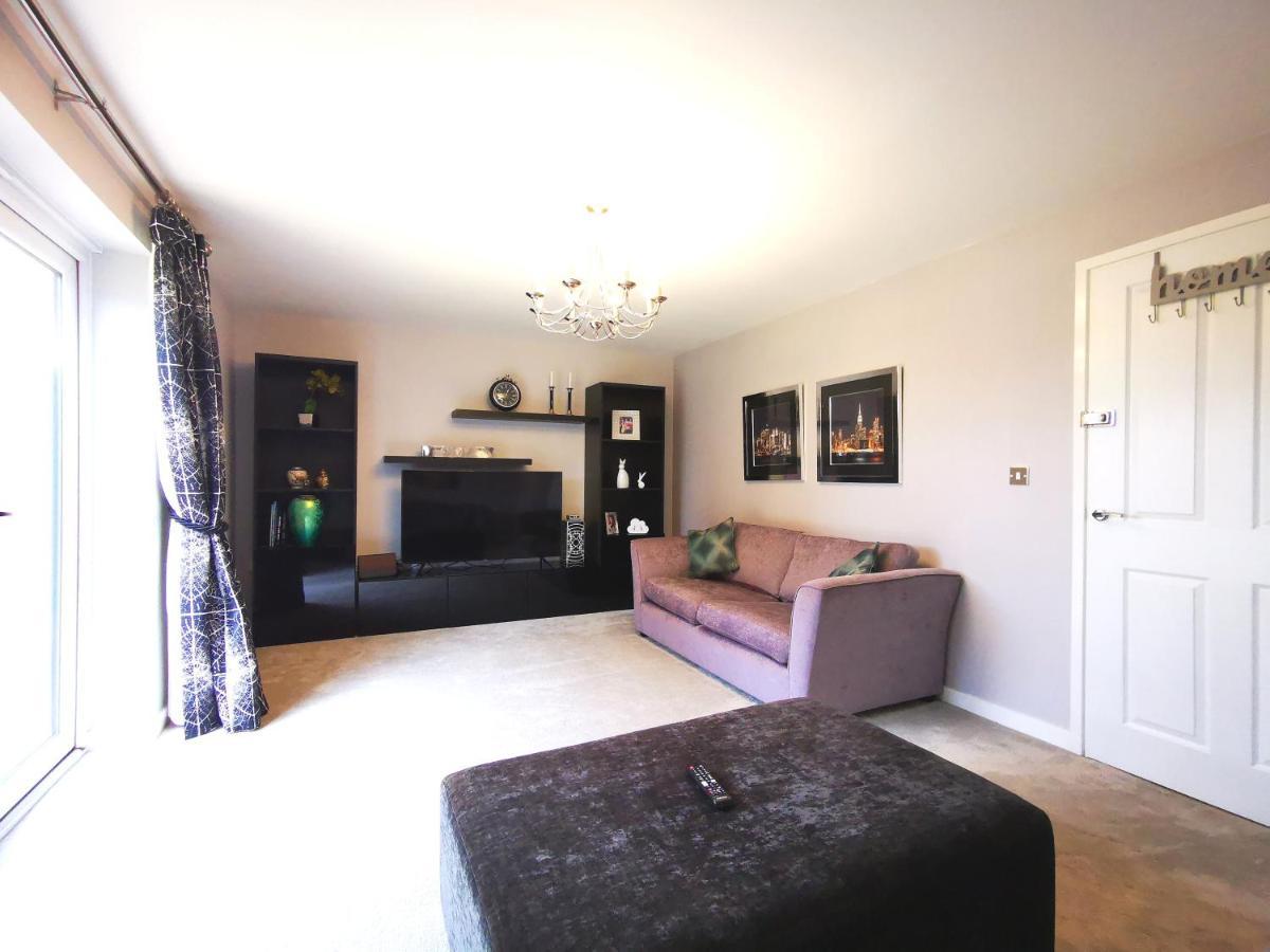The Lawnswood - Central Manchester Holiday Home With Free Parking Exteriör bild